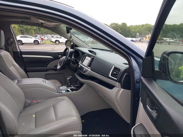 2017 TOYOTA HIGHLANDER XLE