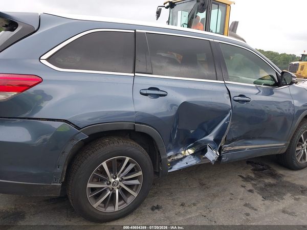 2017 TOYOTA HIGHLANDER XLE