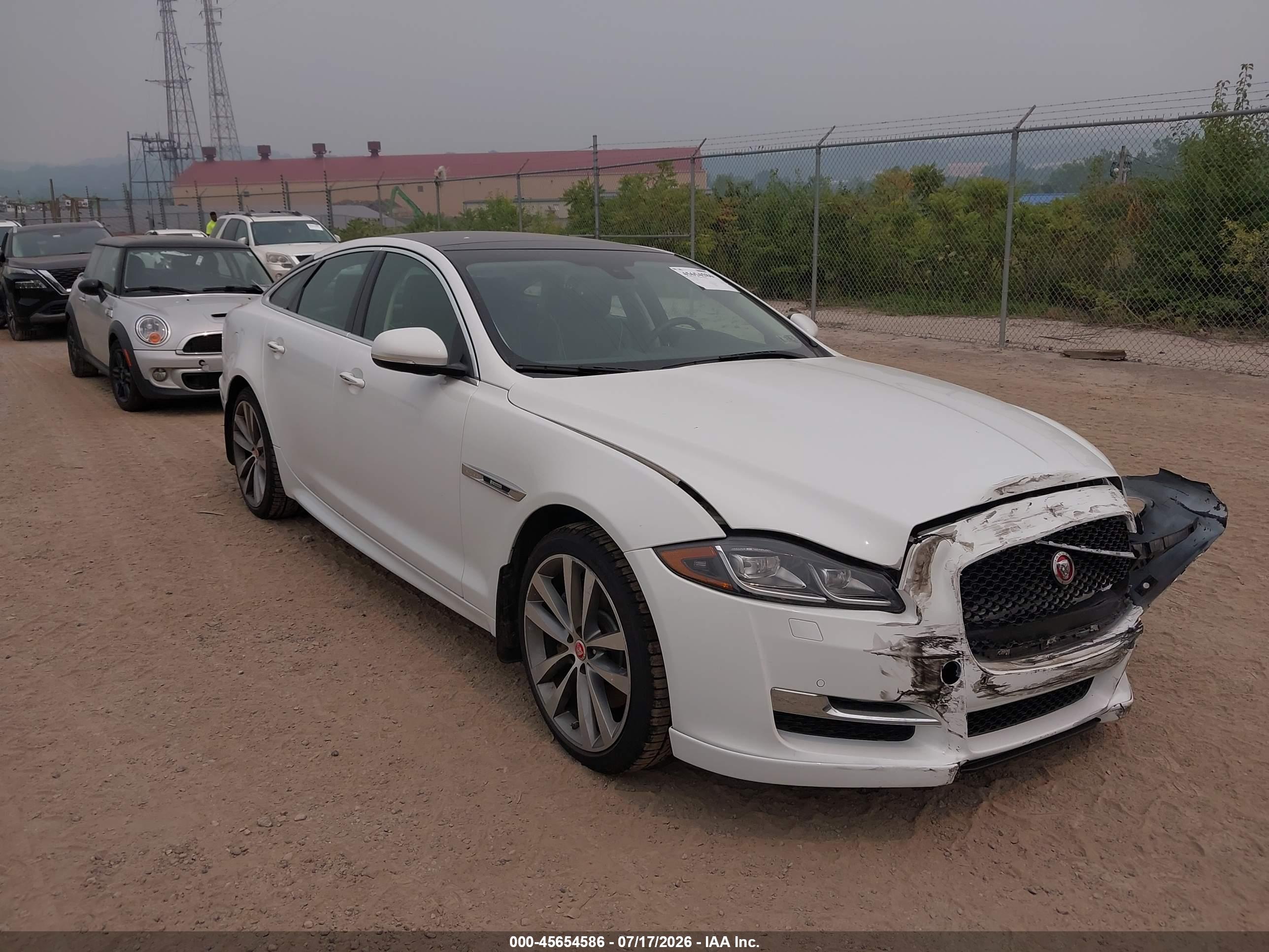 2017 JAGUAR XJ