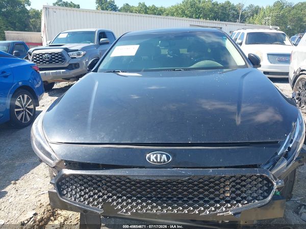 2017 KIA CADENZA PREMIUM