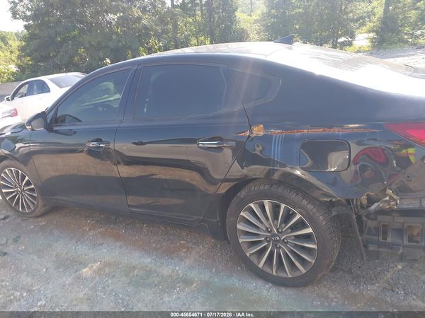 2017 KIA CADENZA PREMIUM