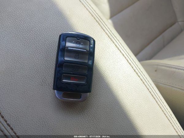 2017 KIA CADENZA PREMIUM