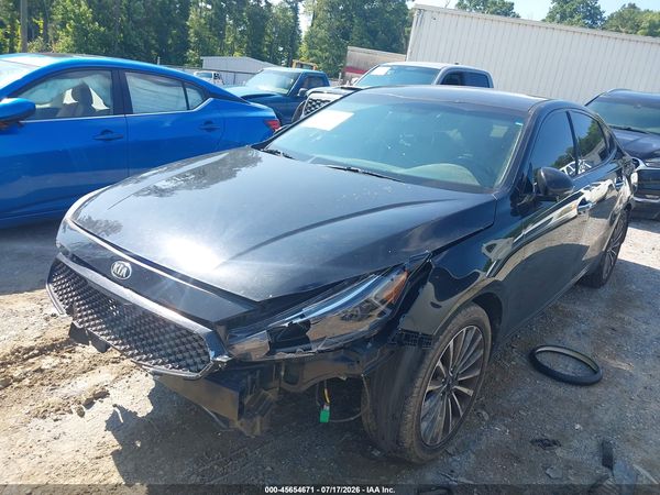 2017 KIA CADENZA PREMIUM