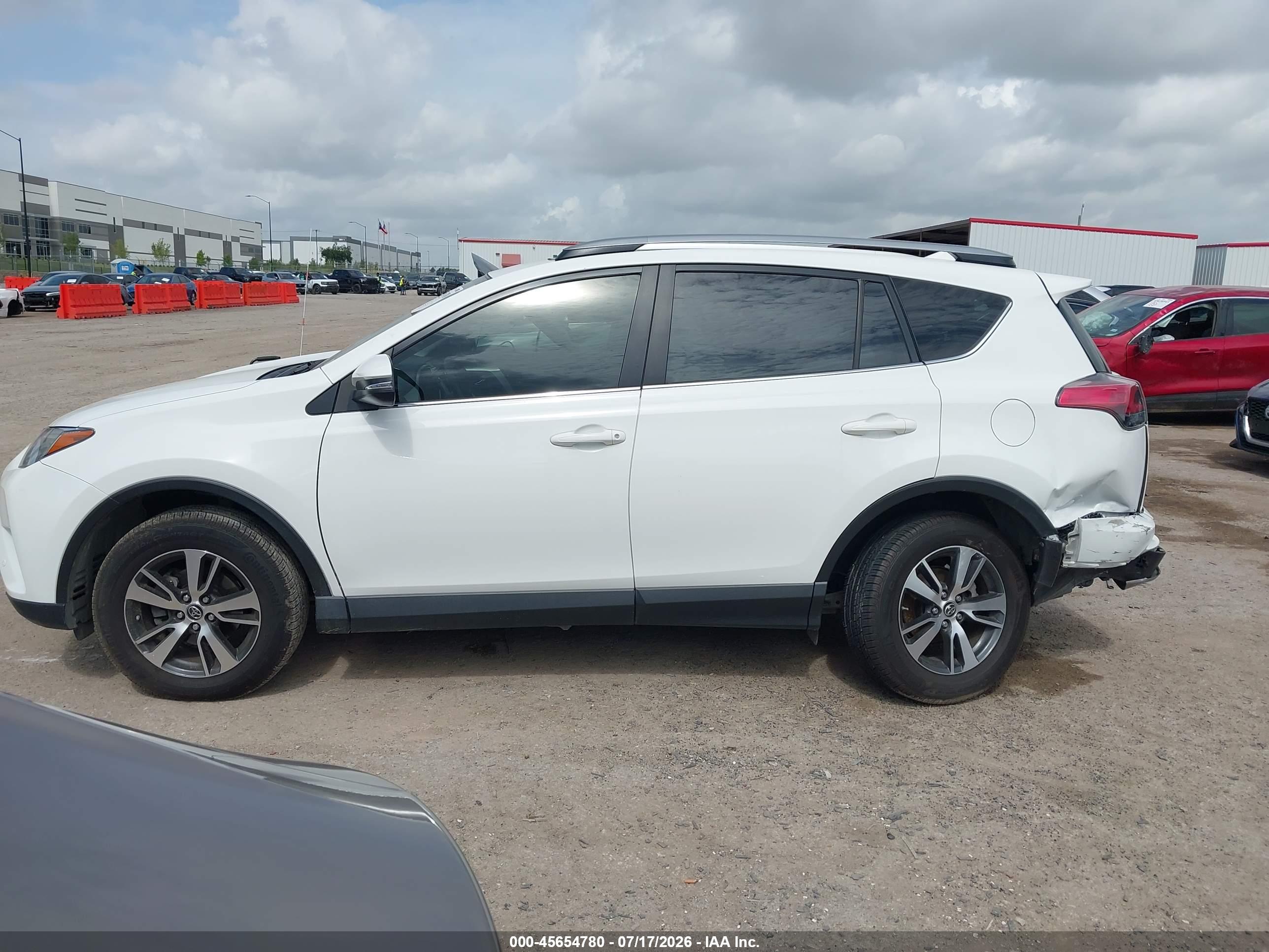 2017 TOYOTA RAV4 XLE