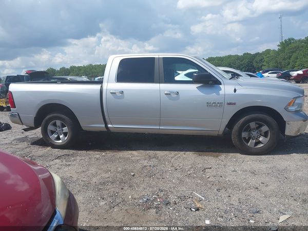 2017 RAM 1500 SLT  4X2 6'4 BOX