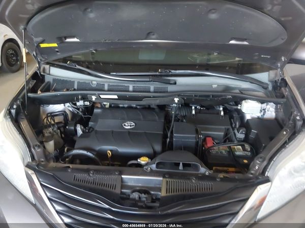 2012 TOYOTA SIENNA LE V6 8 PASSENGER