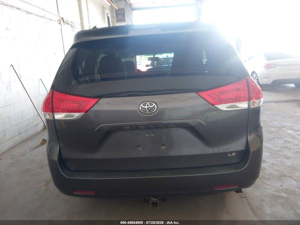 2012 TOYOTA SIENNA LE V6 8 PASSENGER