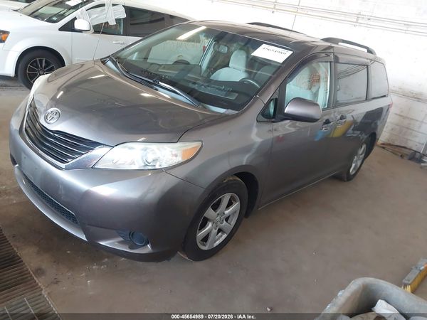 2012 TOYOTA SIENNA LE V6 8 PASSENGER