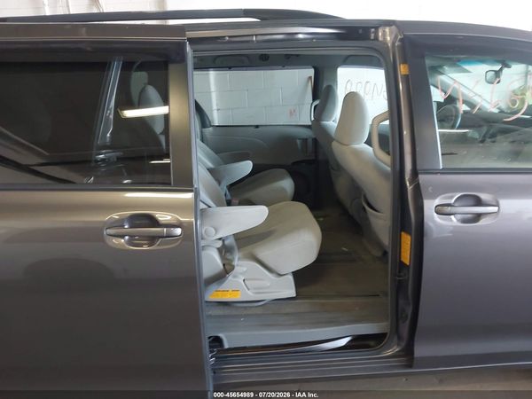 2012 TOYOTA SIENNA LE V6 8 PASSENGER