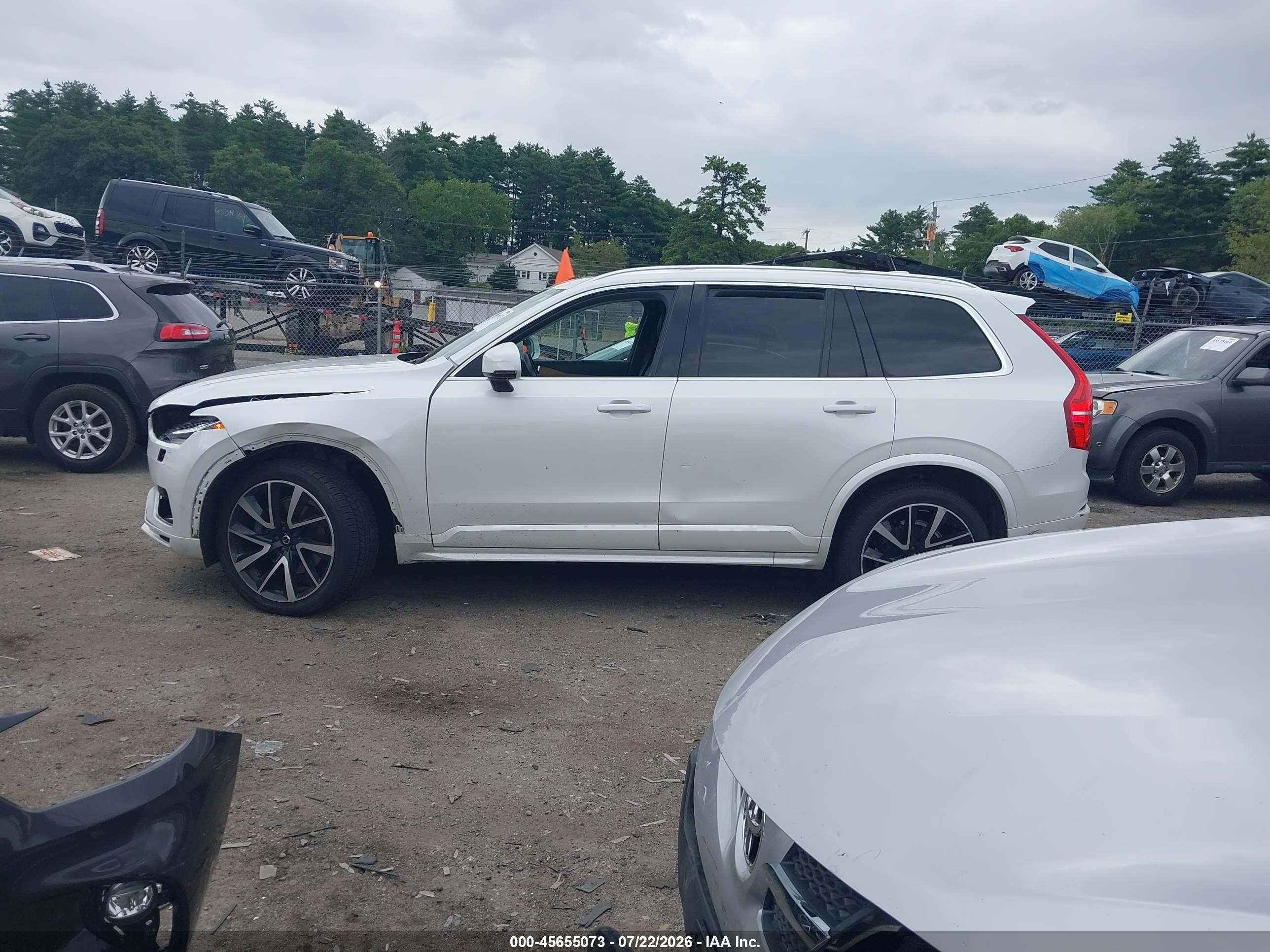 2021 VOLVO XC90 T6 MOMENTUM 7 PASSENGER