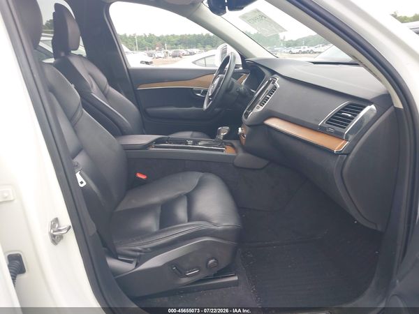 2021 VOLVO XC90 T6 MOMENTUM 7 PASSENGER