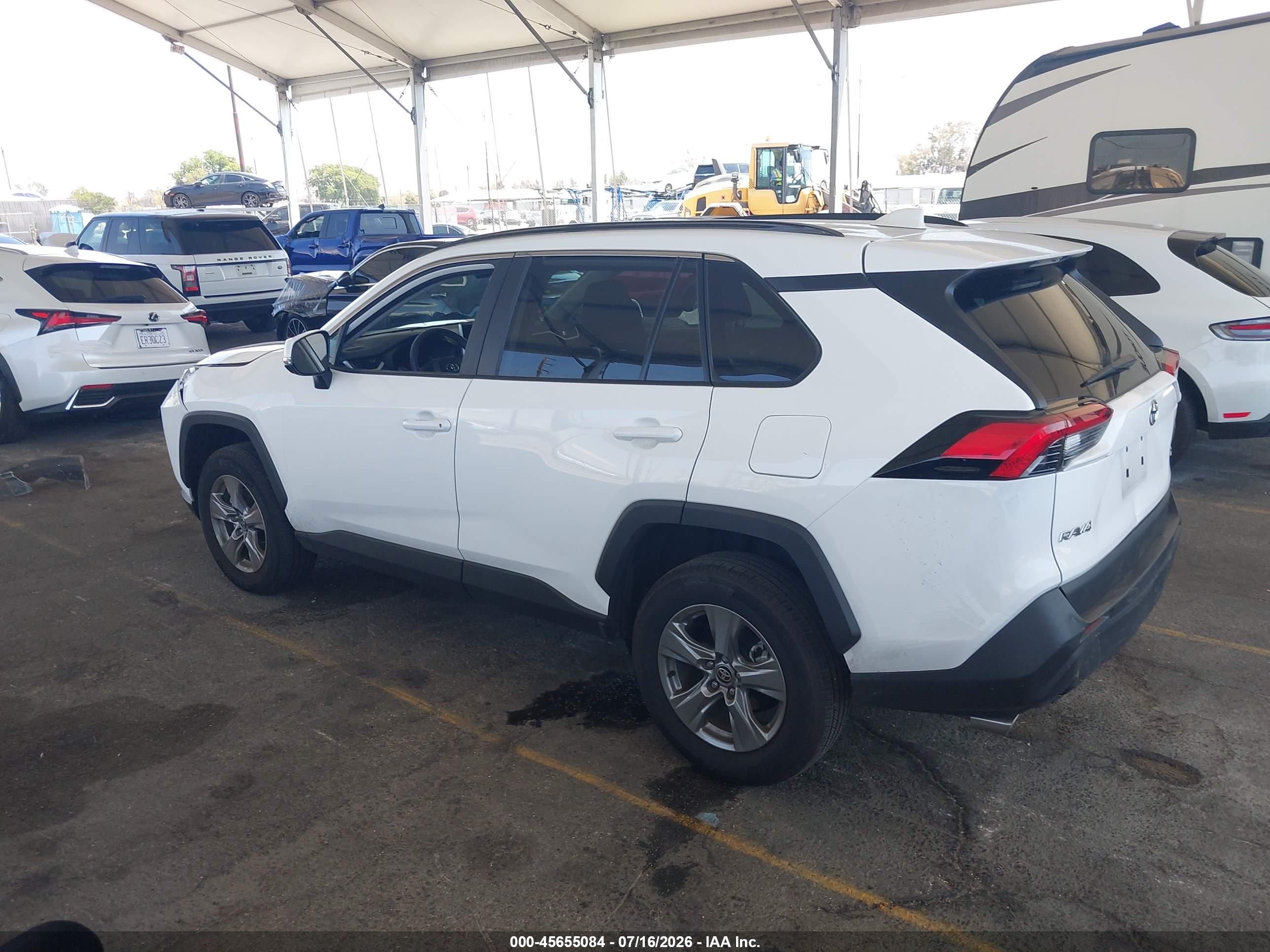 2025 TOYOTA RAV4 XLE