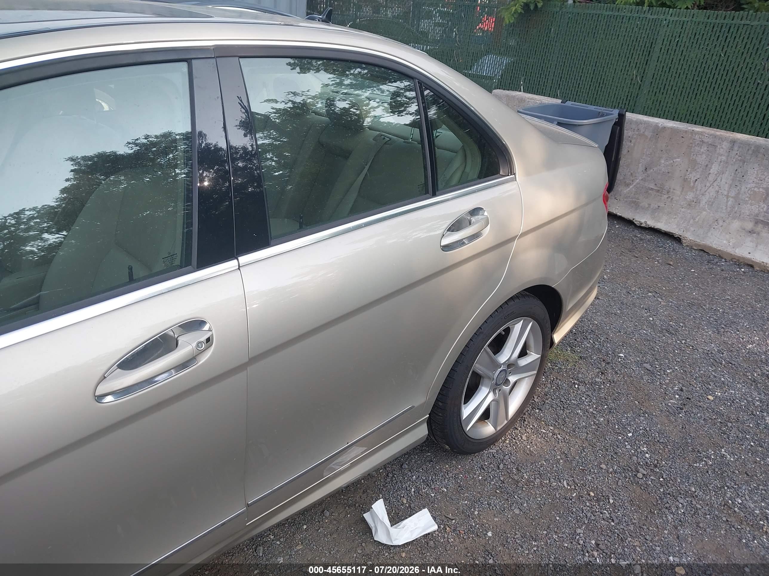 2011 MERCEDES-BENZ C 300 C300 4-MATIC