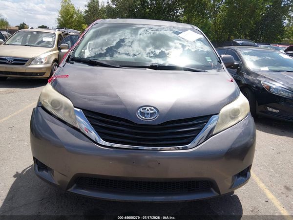 2012 TOYOTA SIENNA LE V6 8 PASSENGER