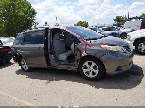 2012 TOYOTA SIENNA LE V6 8 PASSENGER