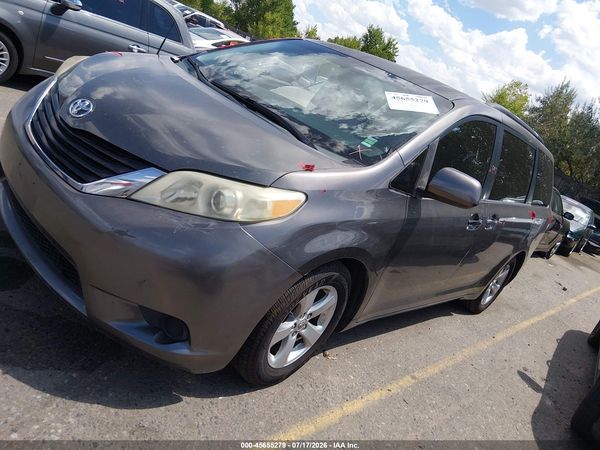 2012 TOYOTA SIENNA LE V6 8 PASSENGER