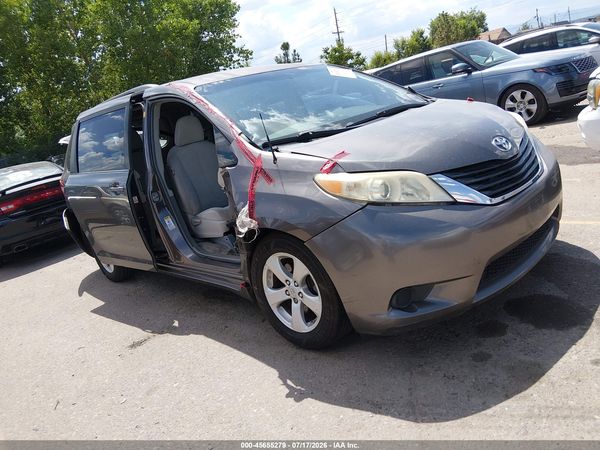 2012 TOYOTA SIENNA LE V6 8 PASSENGER