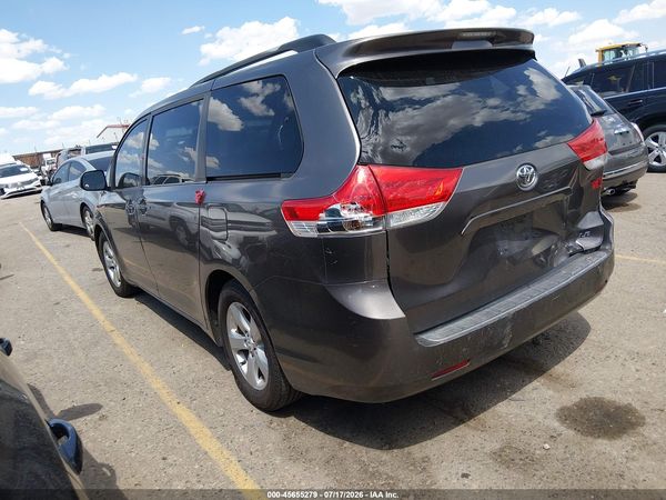 2012 TOYOTA SIENNA LE V6 8 PASSENGER