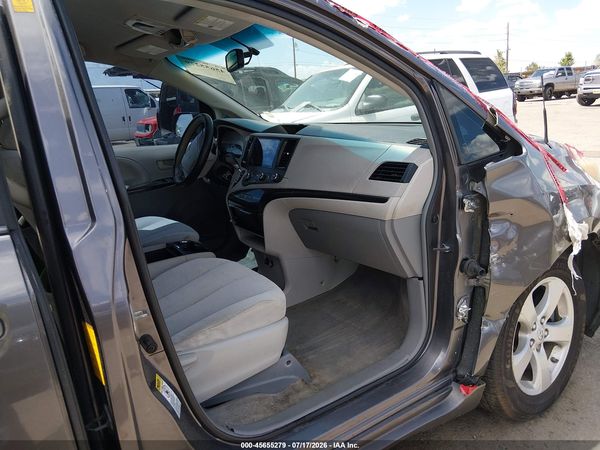 2012 TOYOTA SIENNA LE V6 8 PASSENGER