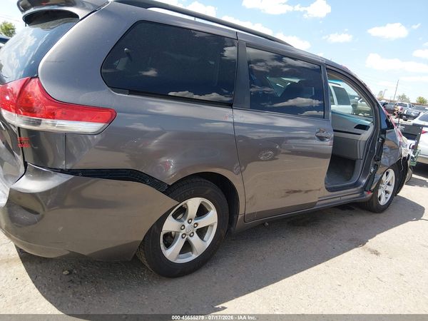 2012 TOYOTA SIENNA LE V6 8 PASSENGER