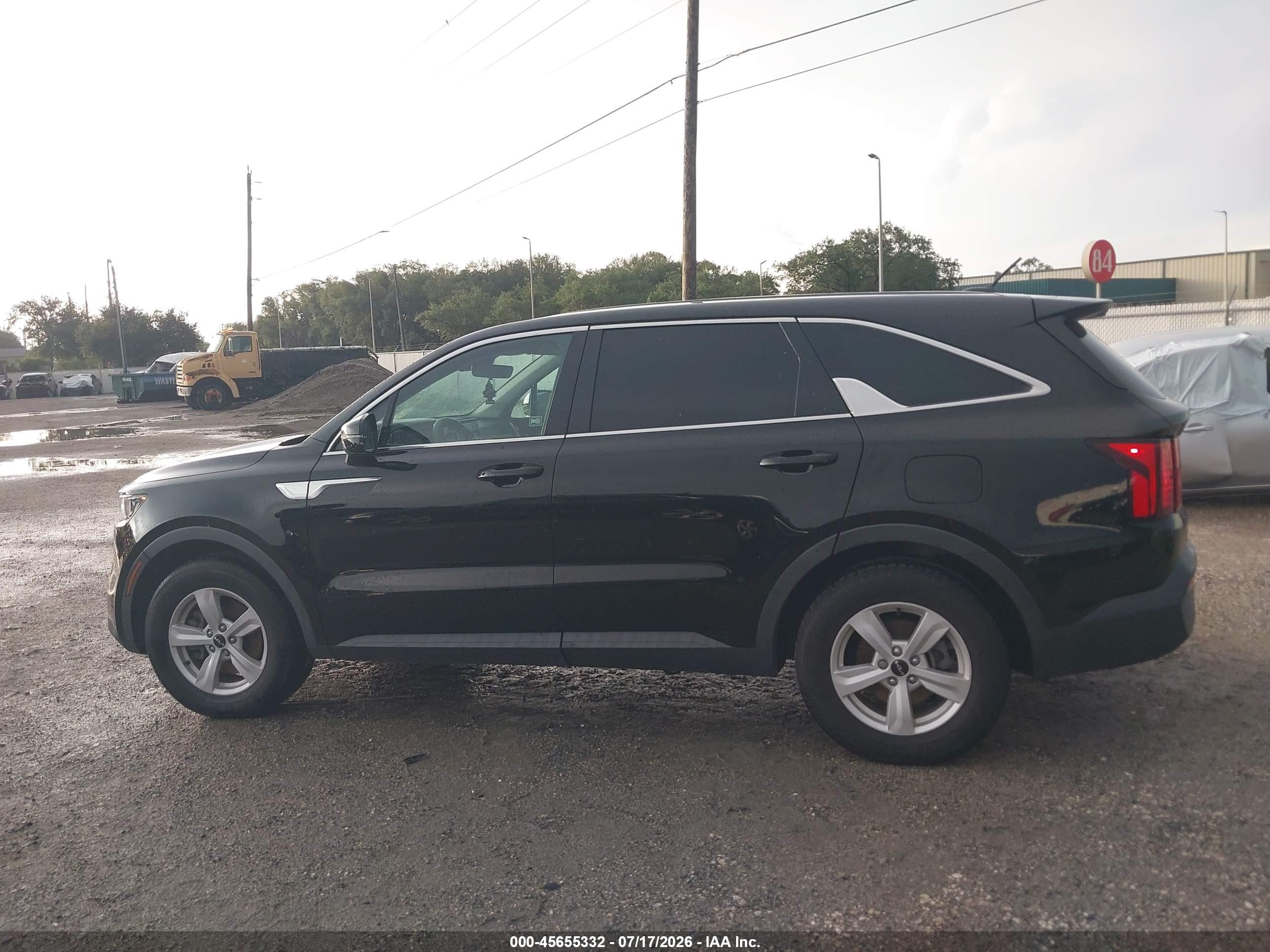 2022 KIA SORENTO LX