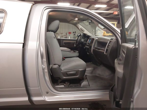 2019 RAM 1500 CLASSIC TRADESMAN  4X4 8' BOX