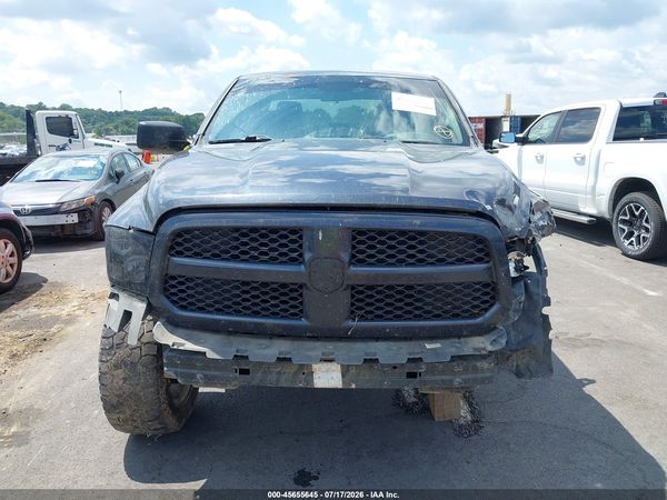 2017 RAM 1500 SLT  4X2 6'4 BOX