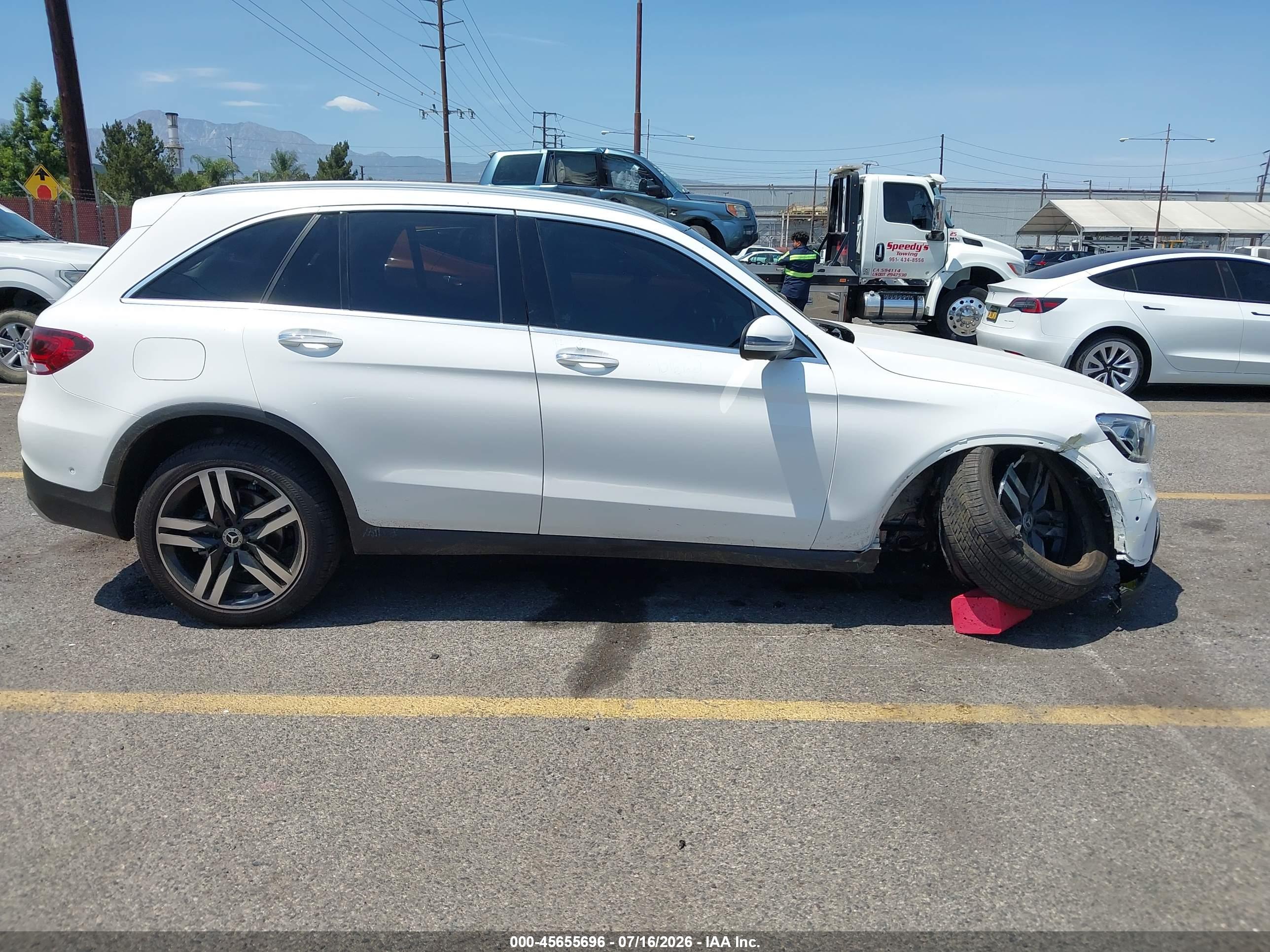 2021 MERCEDES-BENZ GLC 300 SUV