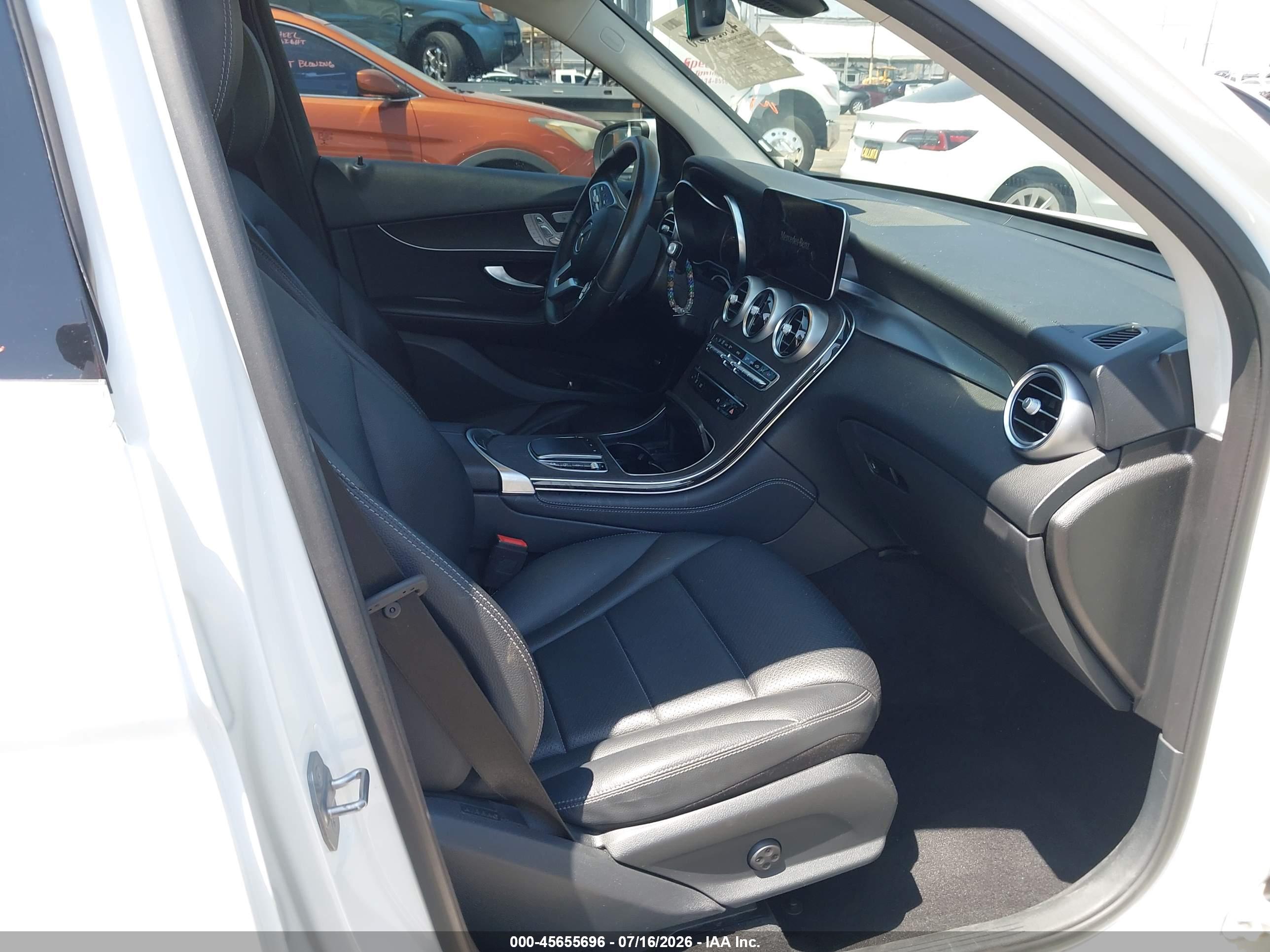 2021 MERCEDES-BENZ GLC 300 SUV