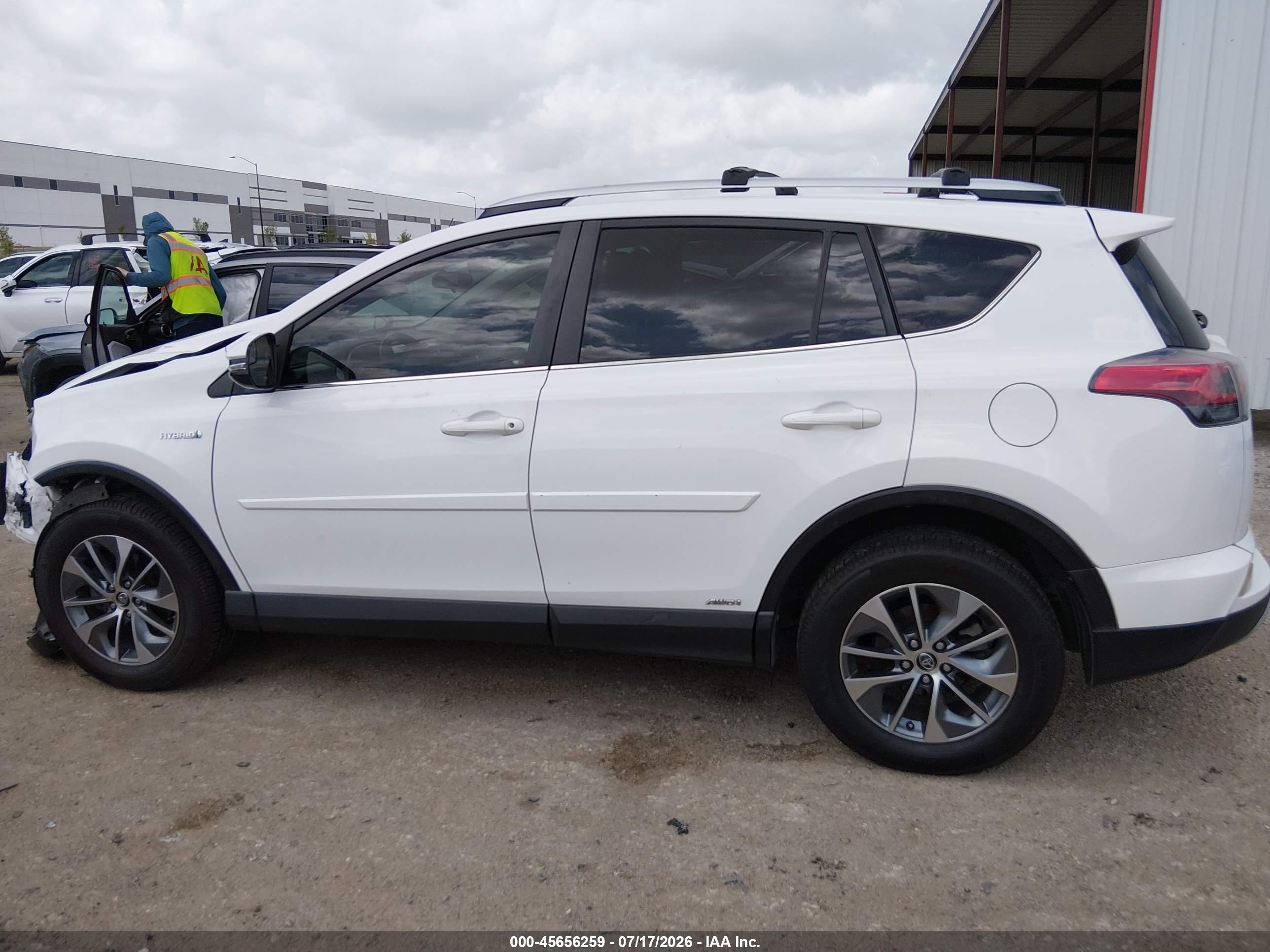 2016 TOYOTA RAV4 HYBRID XLE