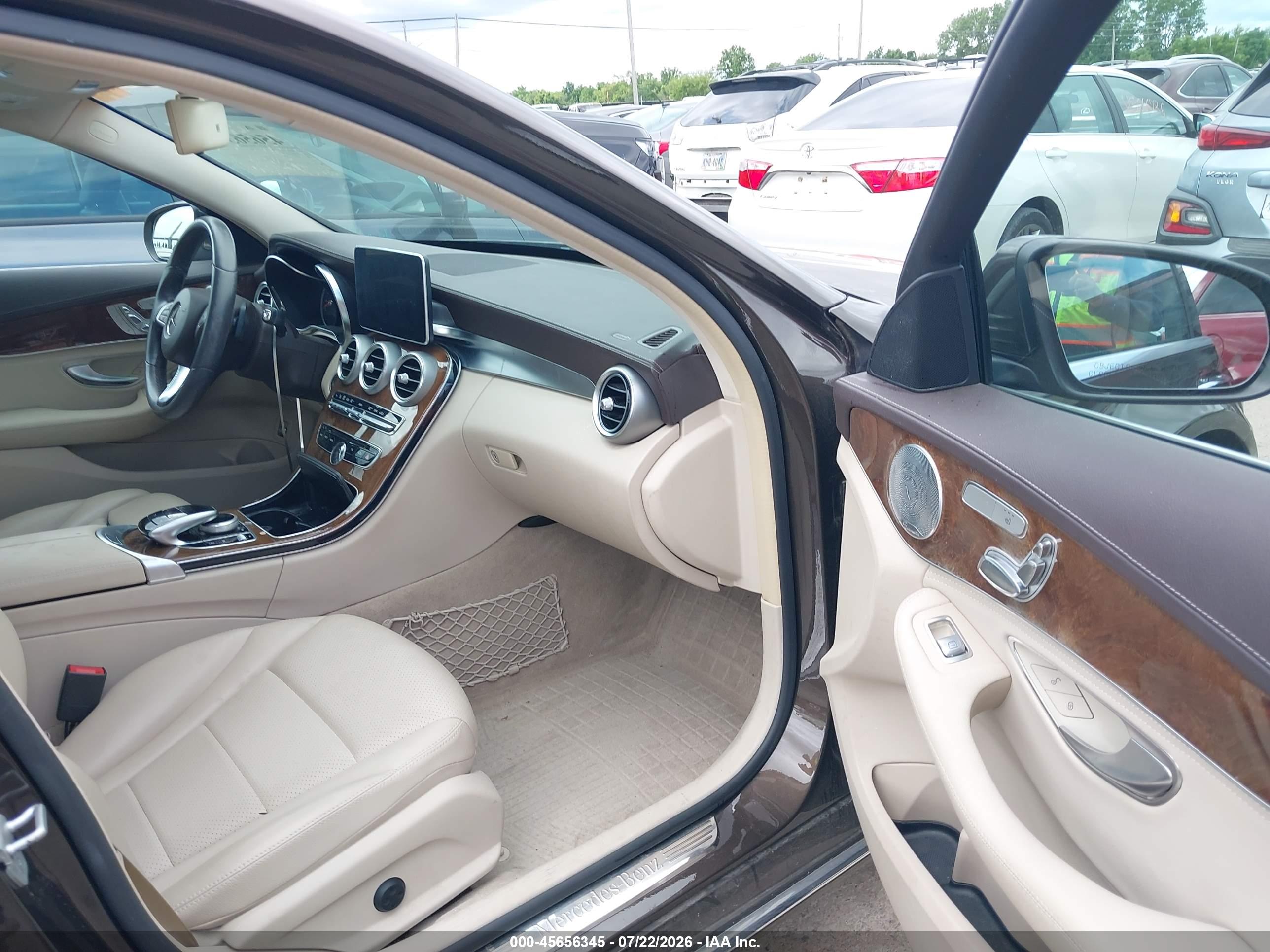 2015 MERCEDES-BENZ C 300 LUXURY 4MATIC