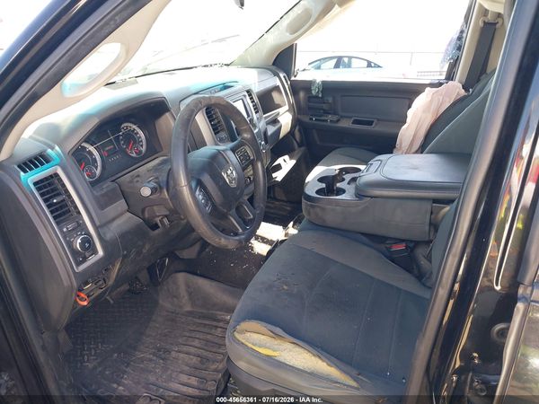 2017 RAM 1500 EXPRESS  4X4 5'7 BOX