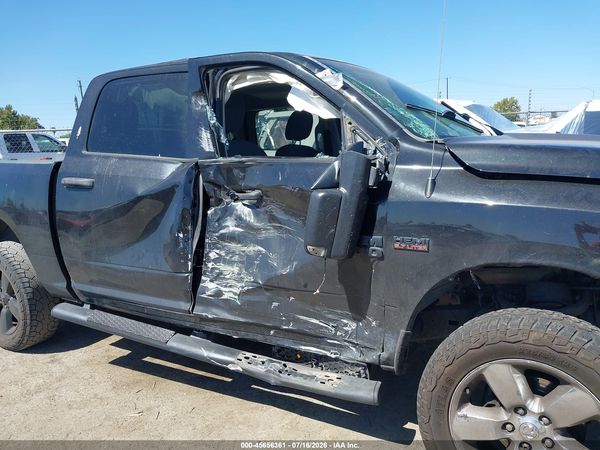 2017 RAM 1500 EXPRESS  4X4 5'7 BOX