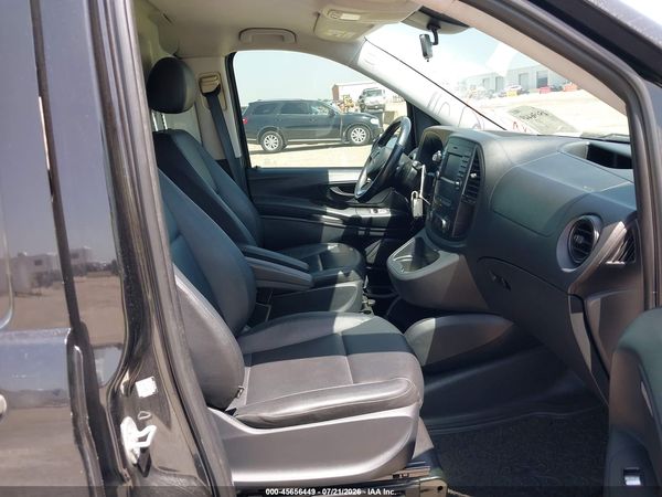 2016 MERCEDES-BENZ METRIS