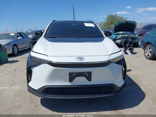2024 TOYOTA BZ4X XLE