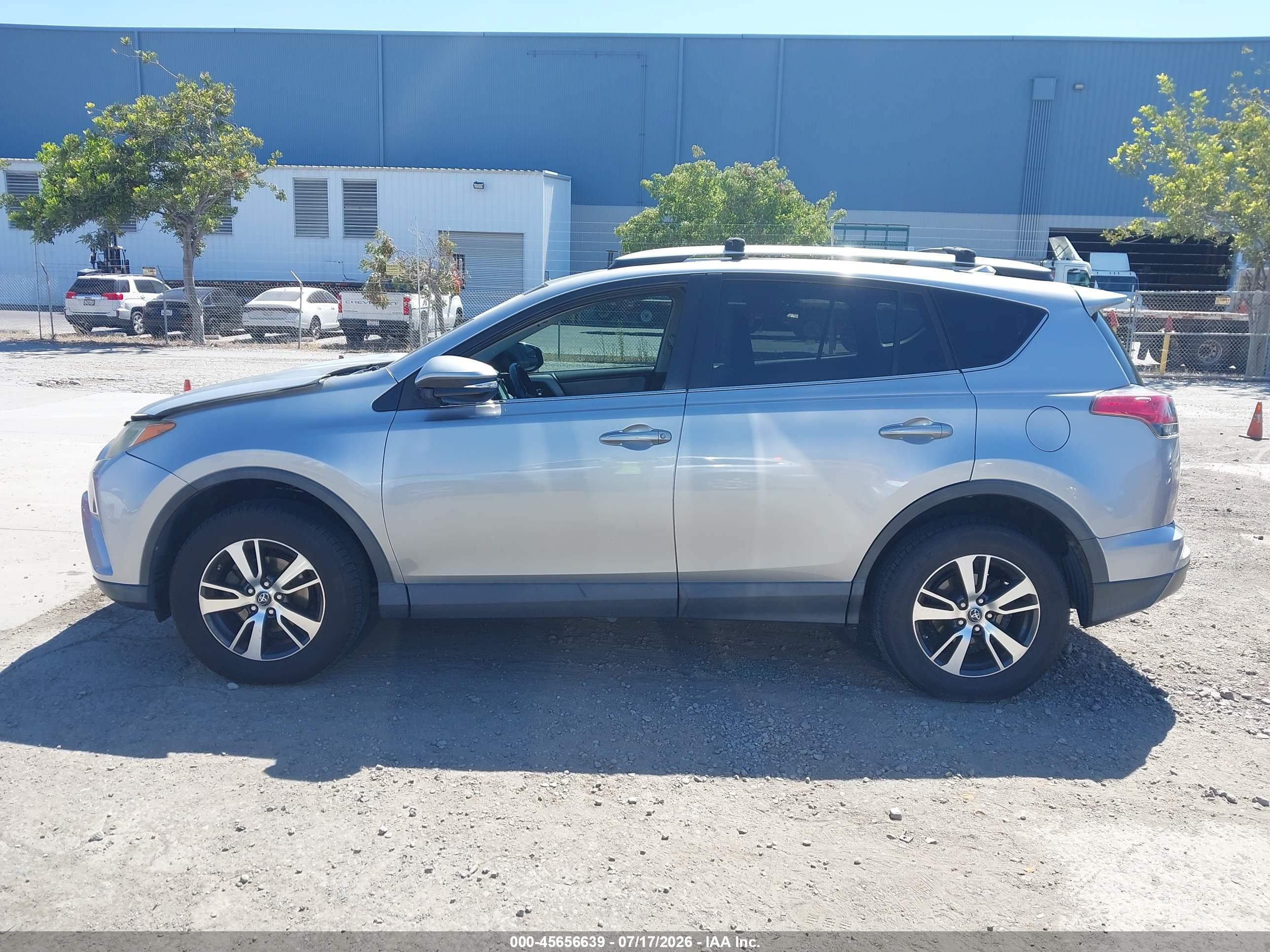 2016 TOYOTA RAV4 XLE