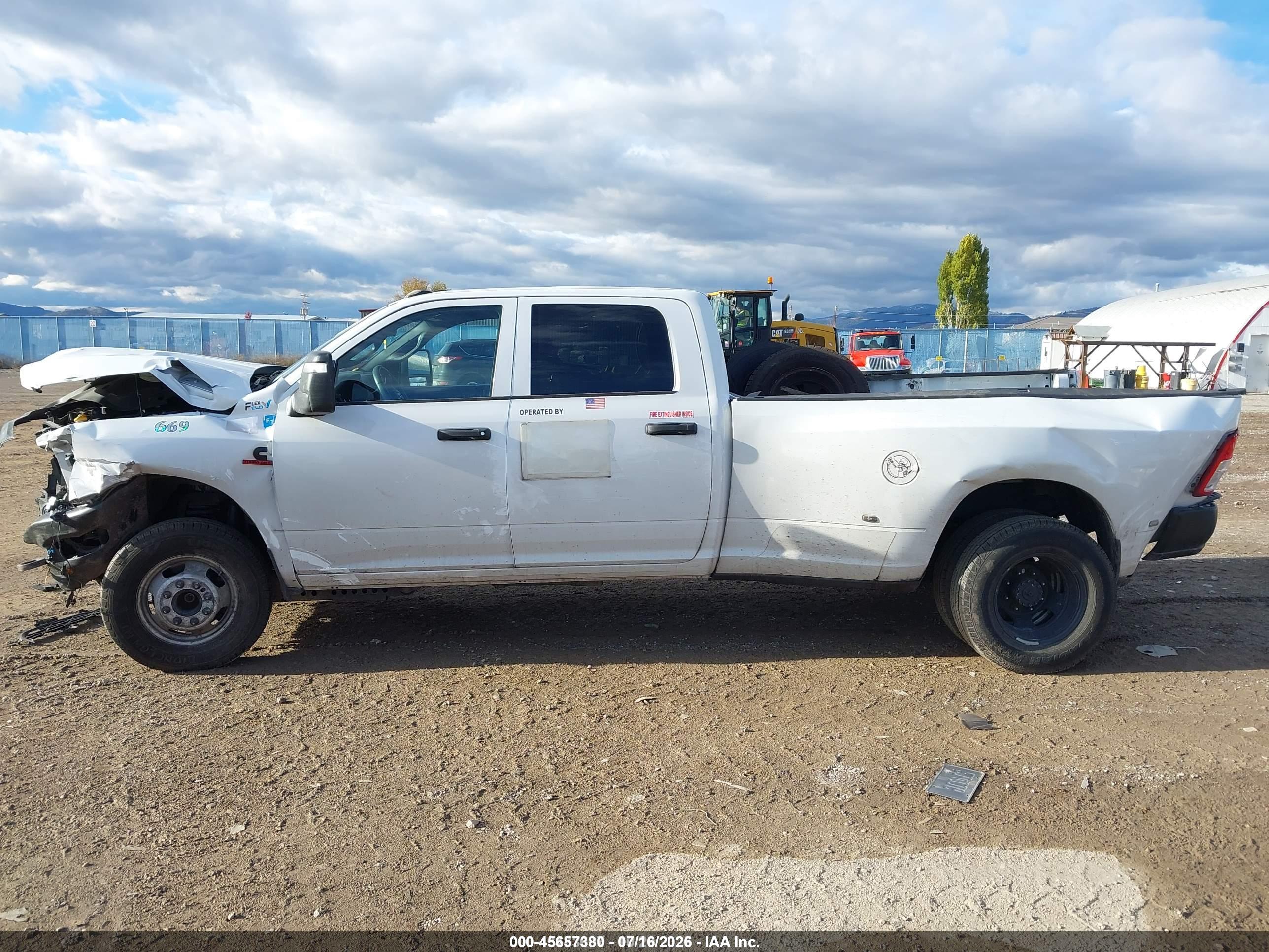 2024 RAM 3500 TRADESMAN  4X4 8' BOX