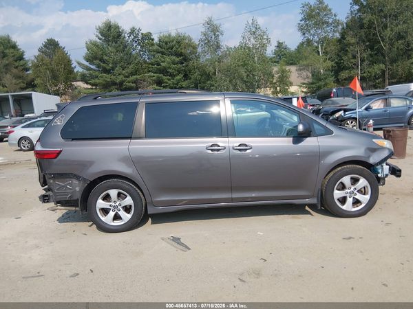 2019 TOYOTA SIENNA LE 8 PASSENGER
