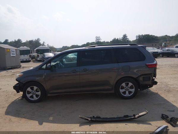 2019 TOYOTA SIENNA LE 8 PASSENGER