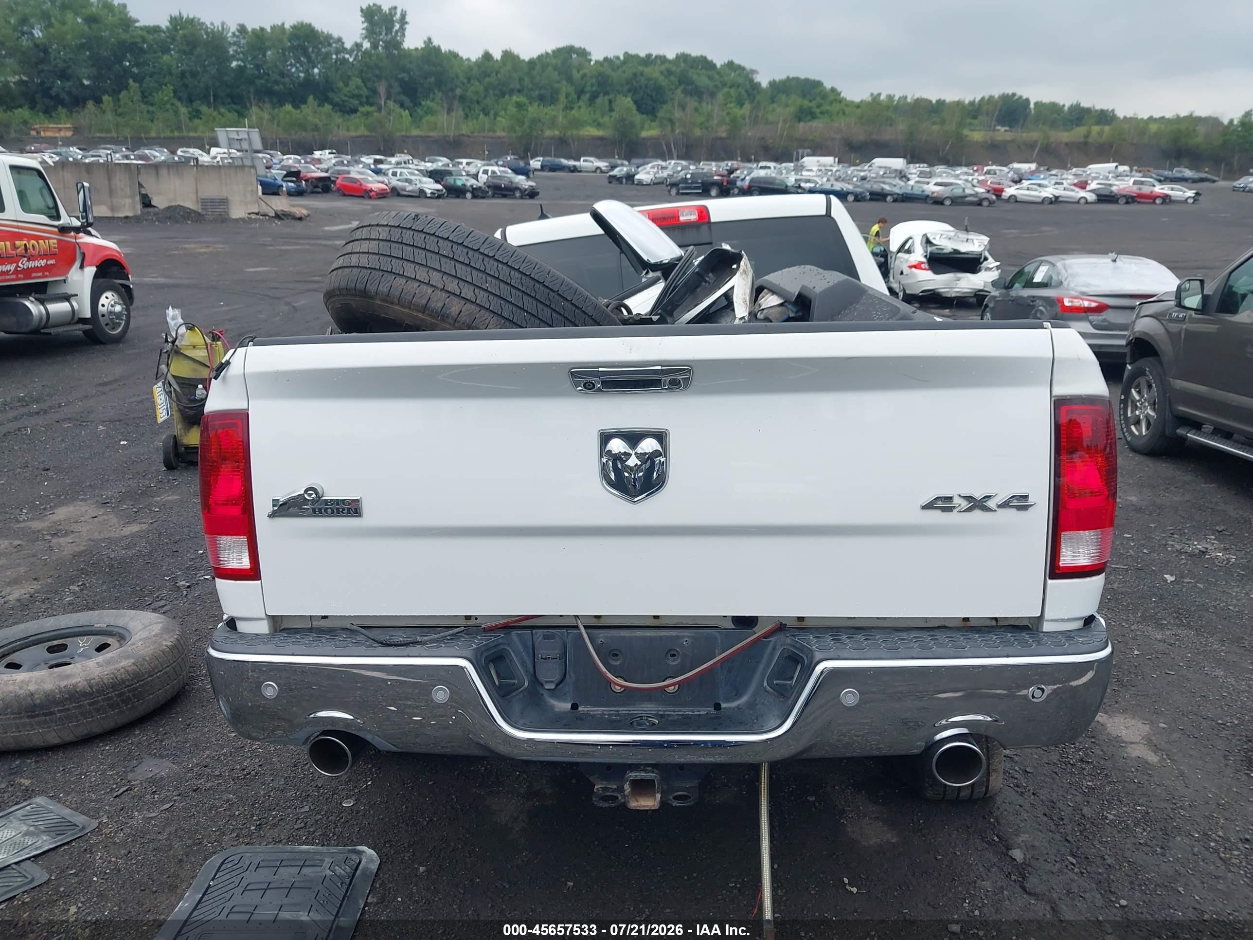 2016 RAM 1500 SLT