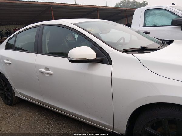 2017 VOLVO S60 T5 DYNAMIC