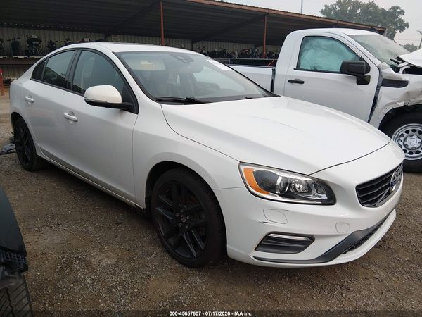 2017 VOLVO S60 T5 DYNAMIC