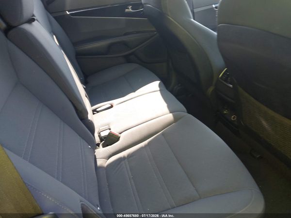2016 KIA SORENTO 2.4L LX