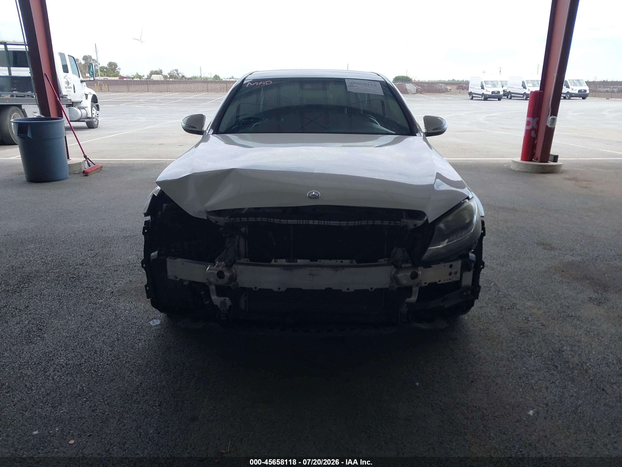 2016 MERCEDES-BENZ C 300 C300