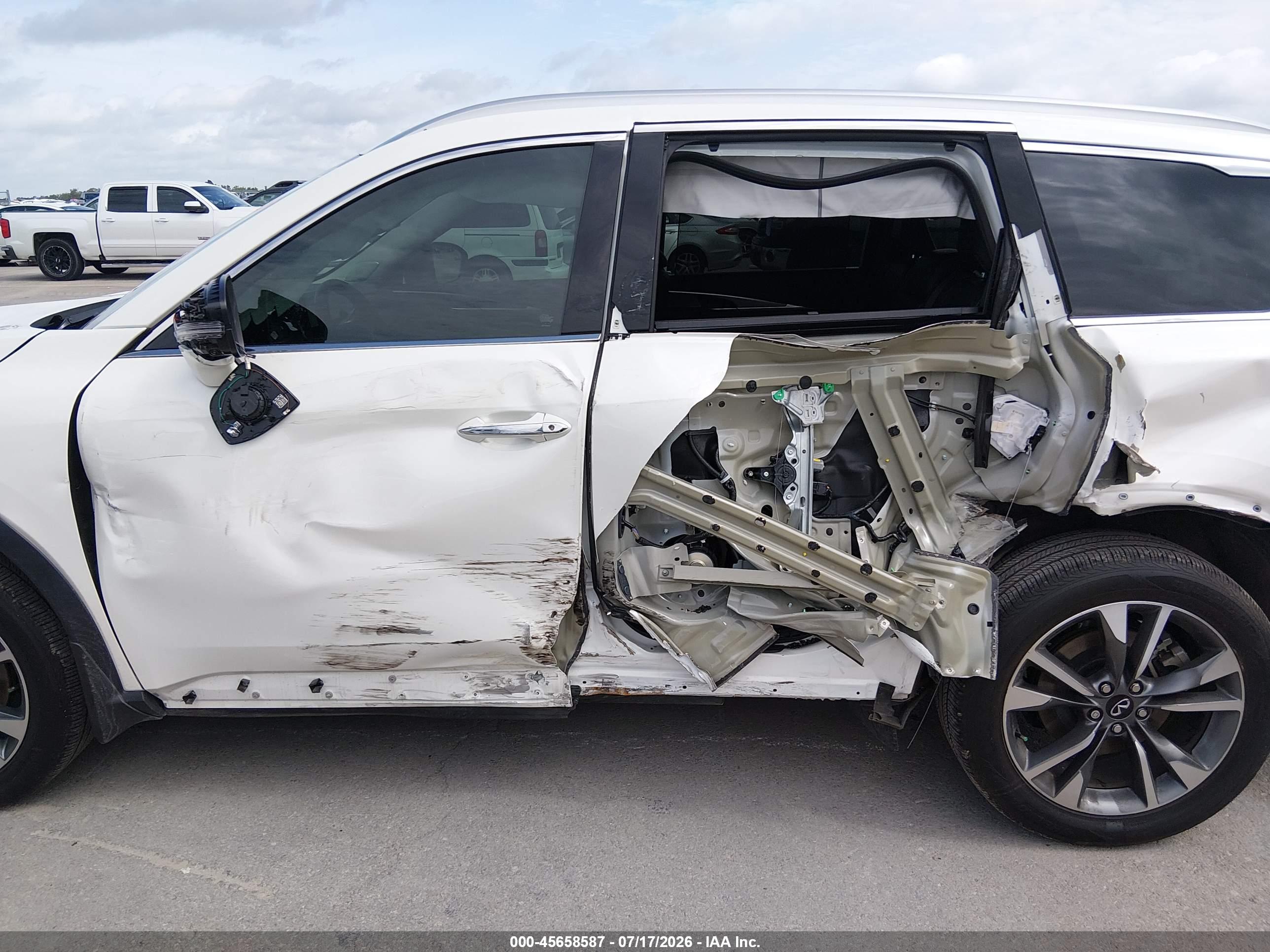 2025 INFINITI QX60 LUXE