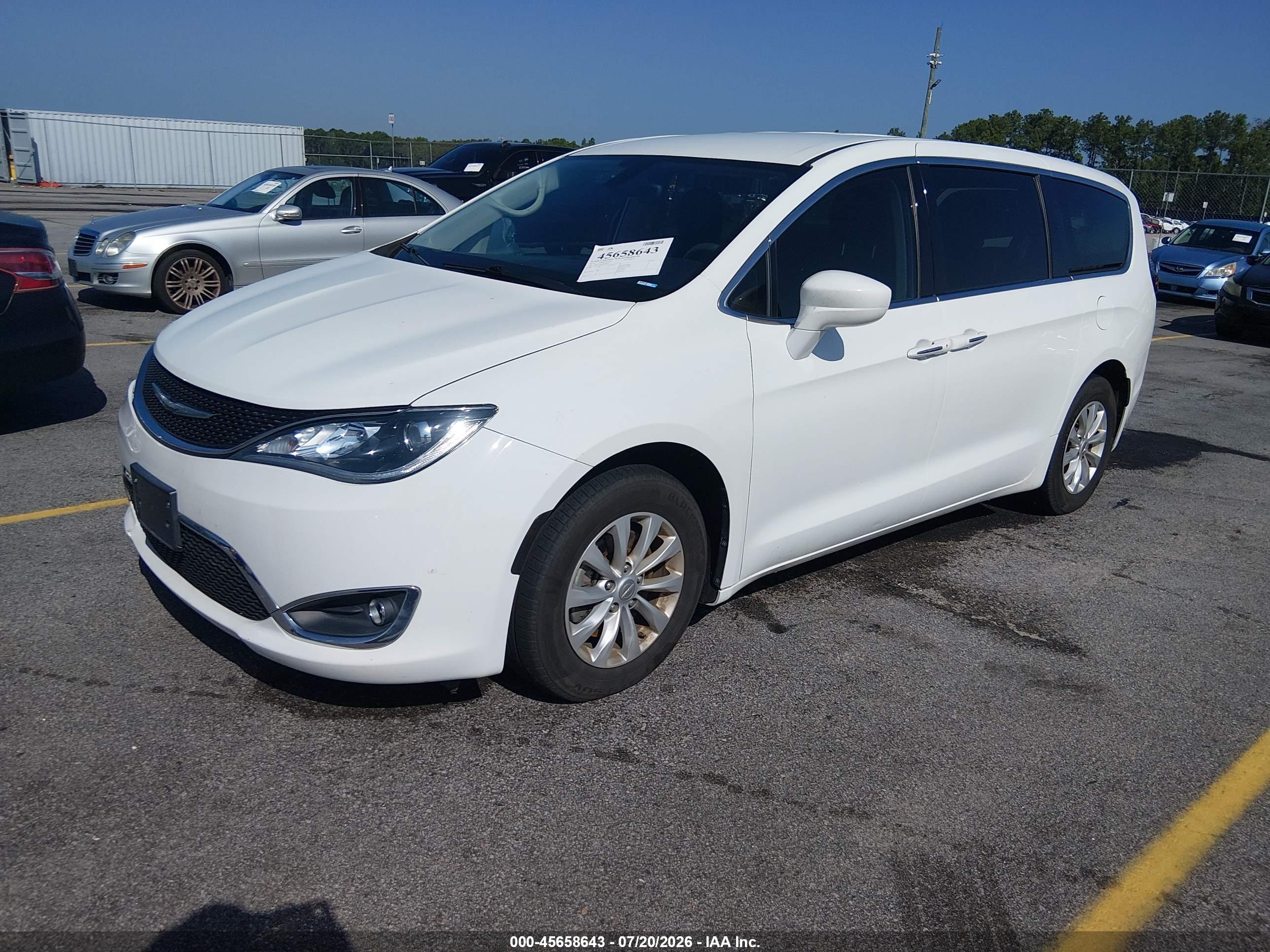 2018 CHRYSLER PACIFICA TOURING PLUS — I2