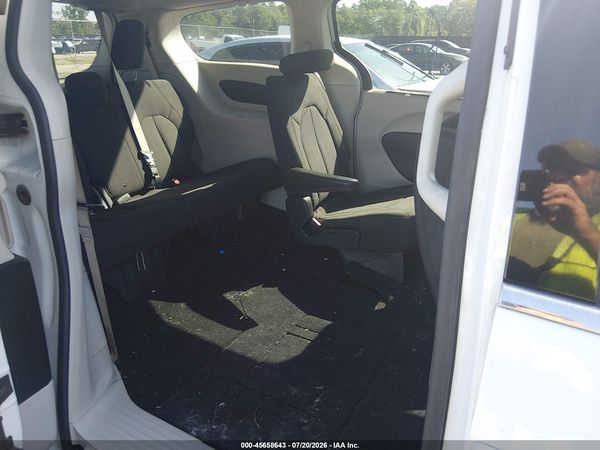 2018 CHRYSLER PACIFICA TOURING PLUS — I8