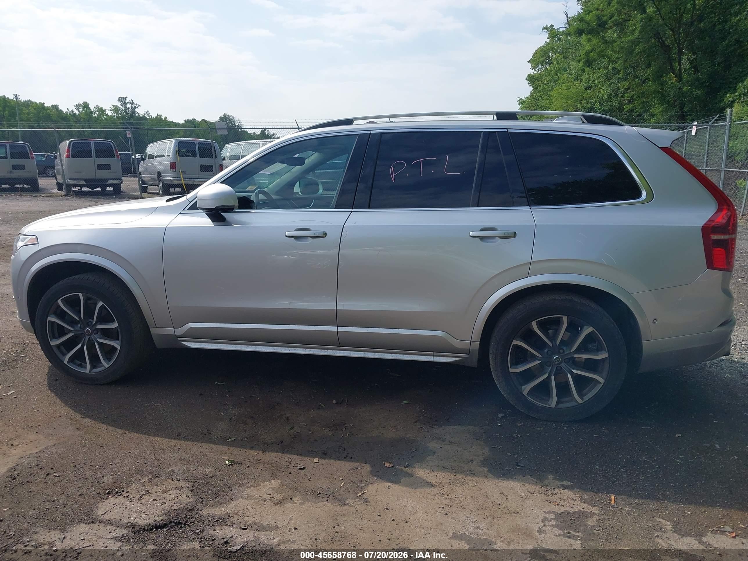 2018 VOLVO XC90 T5 MOMENTUM