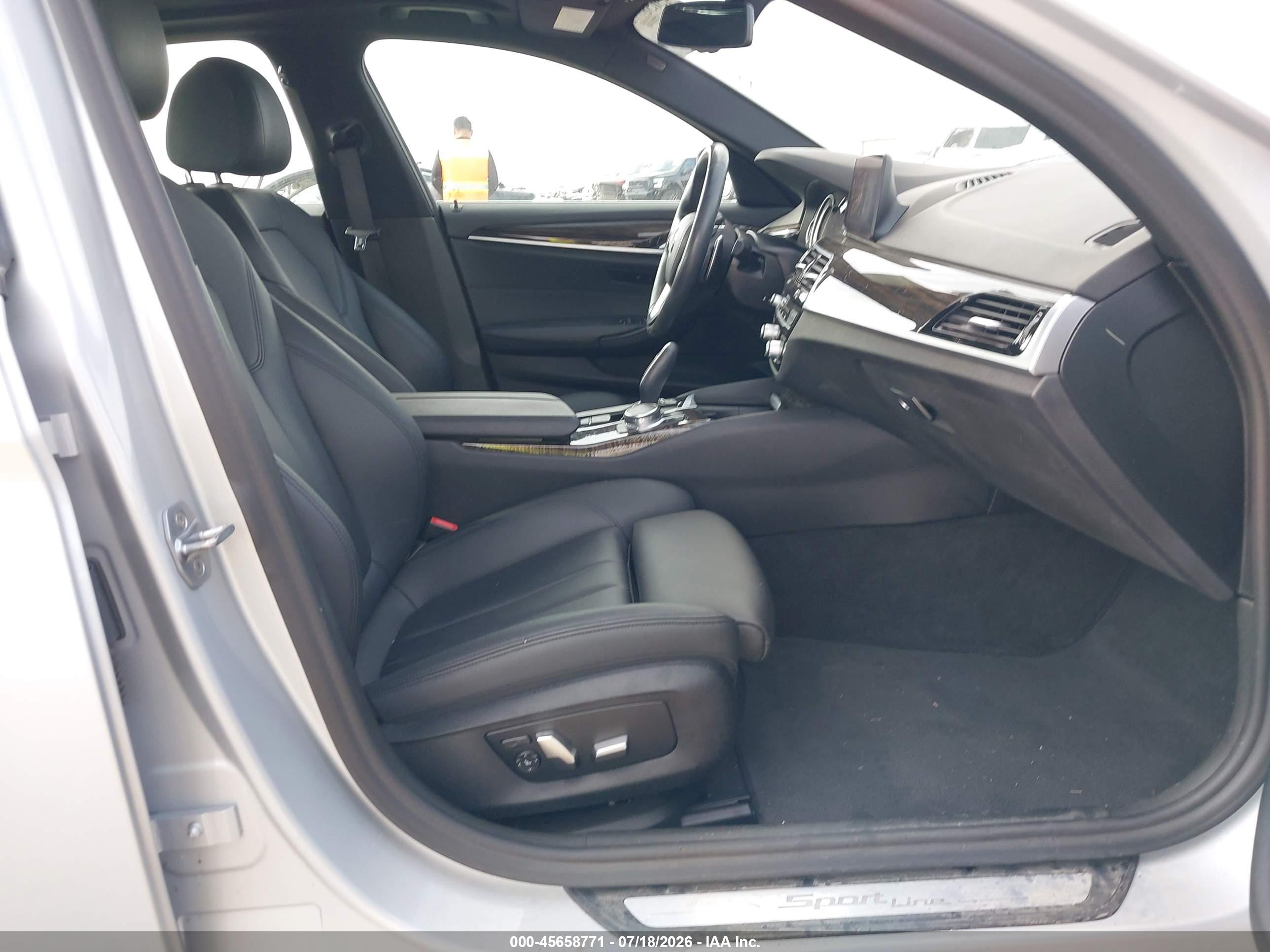 2019 BMW 530I