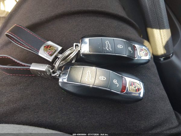2016 PORSCHE CAYENNE